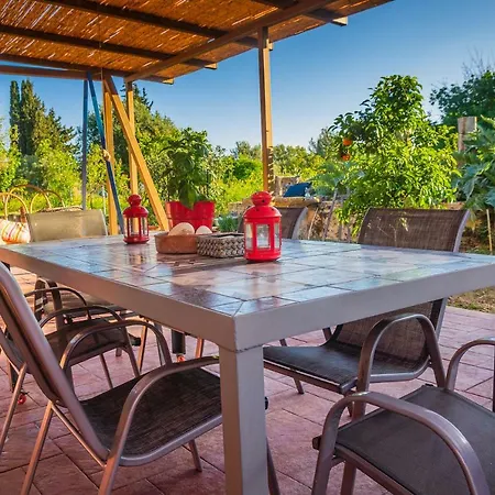 فيلة Casa Rossa *