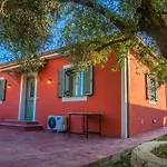 Villa Casa Rossa Pesádha